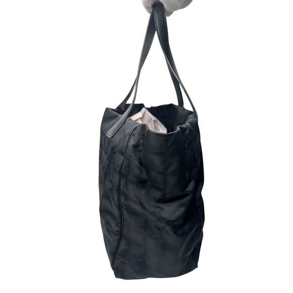 CHANEL Black Nylon Travel Line Tote Bag - Picture 2 of 16